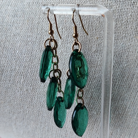 Faceted Transparent Green Acrylic Statement Necklace and Earrings Gold Tone NWOT - Picture 6 of 14